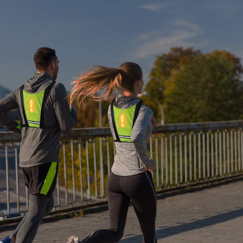 Gilet di Sicurezza LED con Tel - Running Gear Lights recensione e prezzo