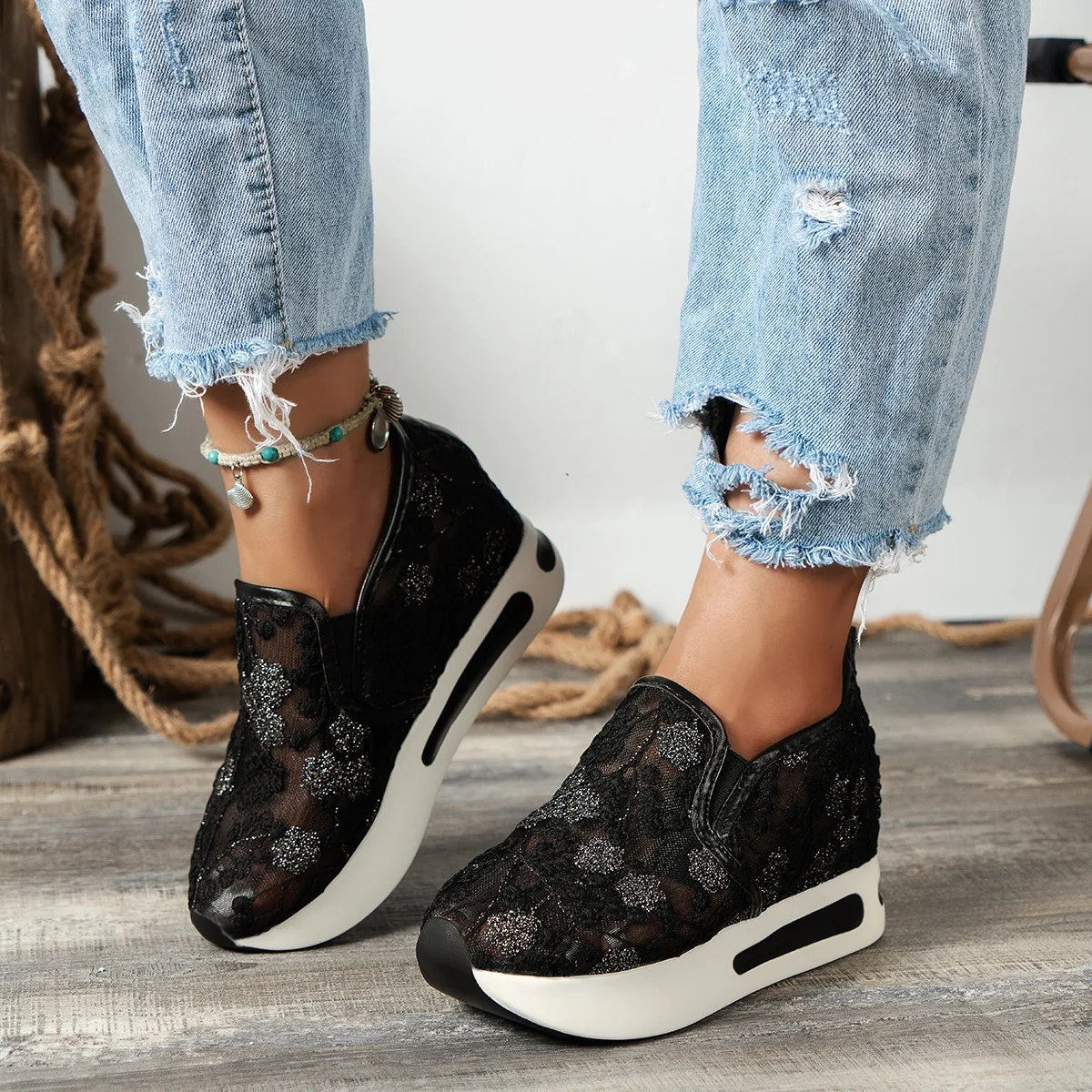 Scarpe basse in pizzo con plat - Running Gear Woman recensione e prezzo