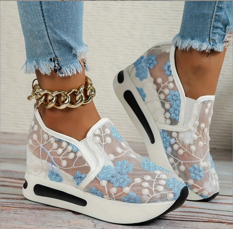 Scarpe basse in pizzo con plat - Running Gear Woman recensione e prezzo